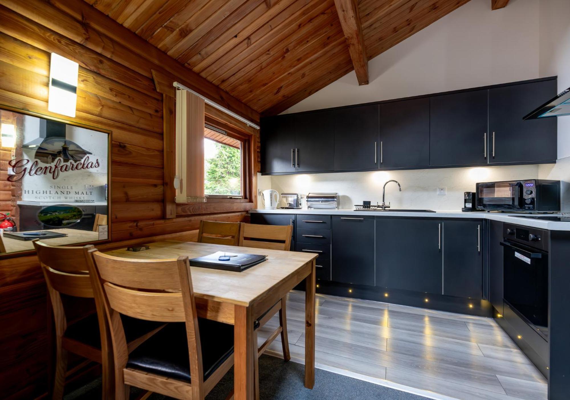 Loch Insh Chalets Ltd Kincraig Ngoại thất bức ảnh