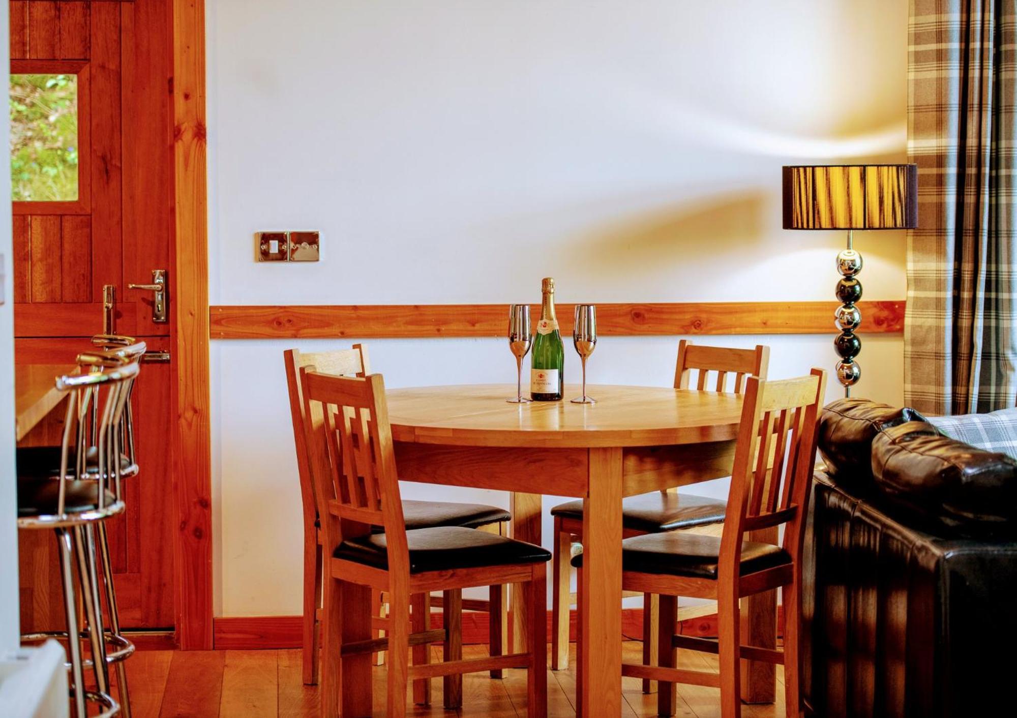 Loch Insh Chalets Ltd Kincraig Ngoại thất bức ảnh