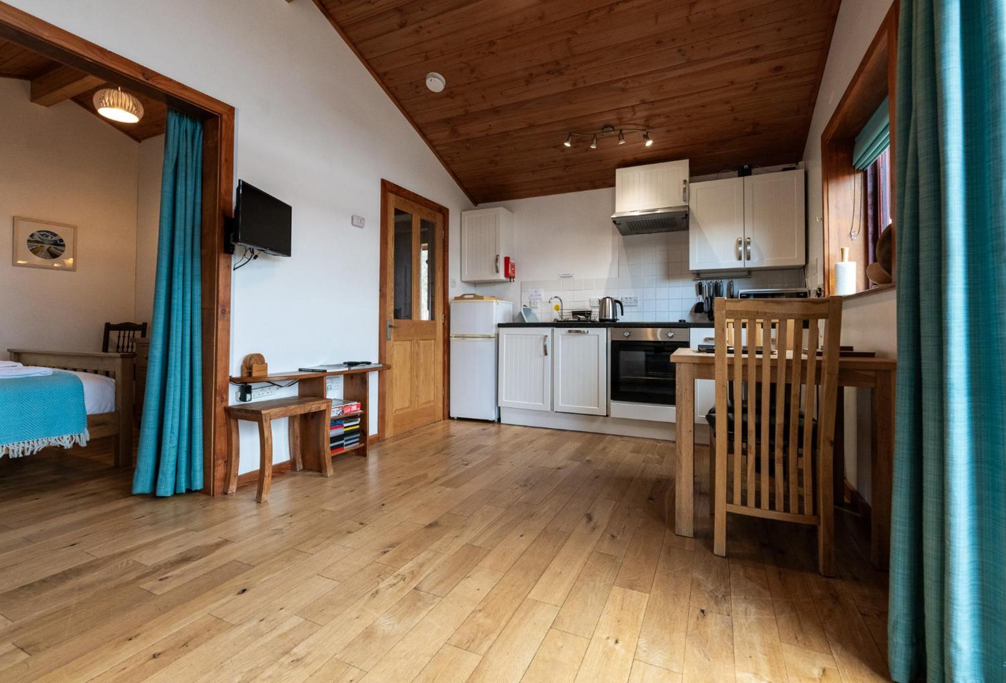 Loch Insh Chalets Ltd Kincraig Phòng bức ảnh
